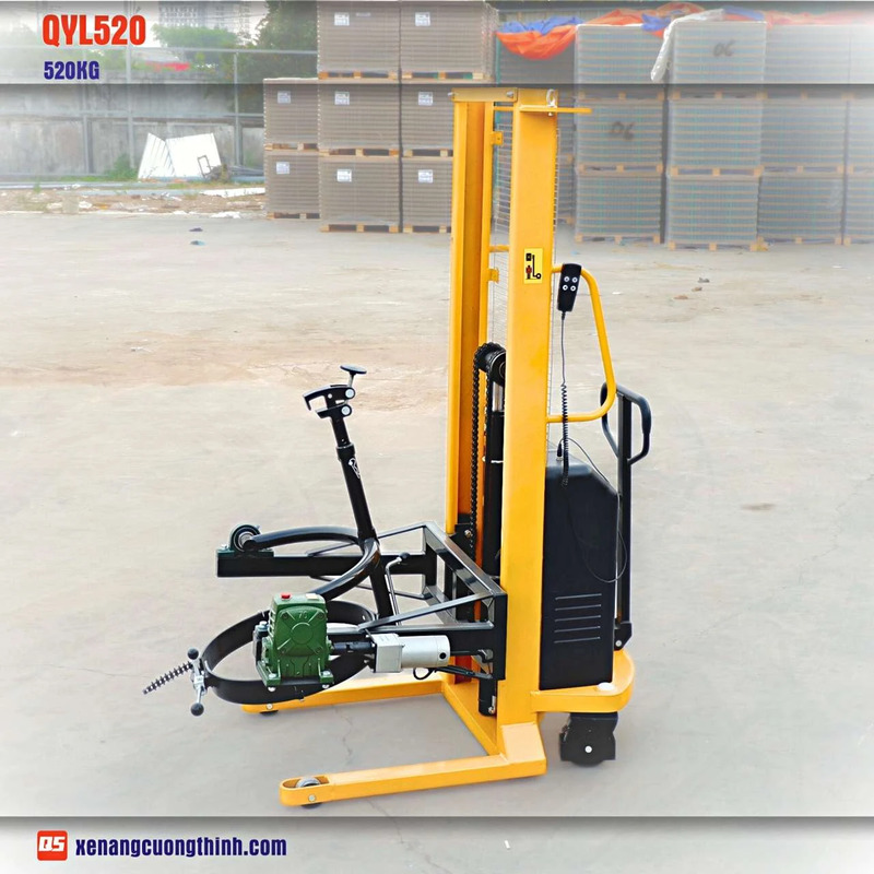 Xe nâng thùng phuy bằng điện bán tự động
