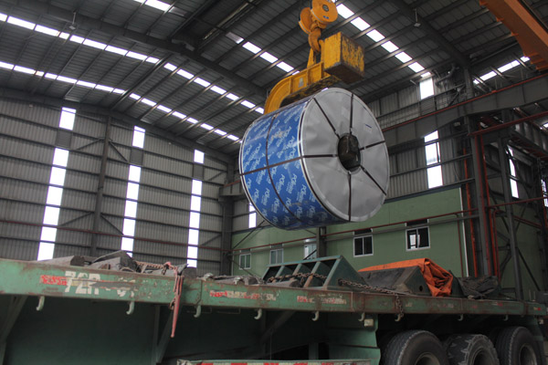 Hình ảnh xuất khẩu tôn công ty Pomina