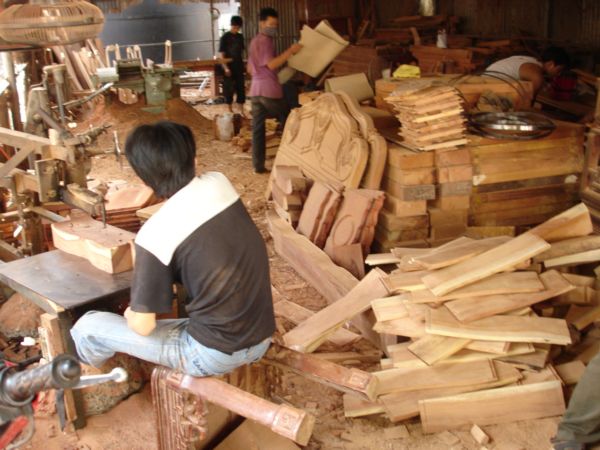 Nhà máy sản xuất mi giả