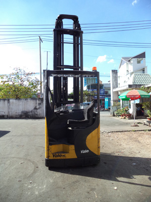 Xe nâng YALE 1,6T-8,2M