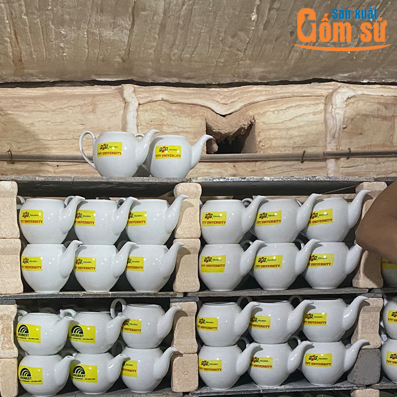Ấm chén Bát Tràng số lượng lớn