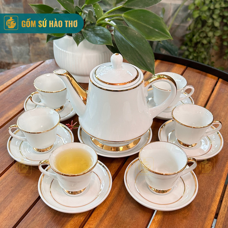 Ấm chén trắng họa tiết hoa