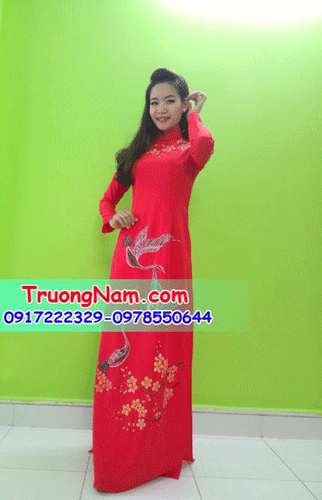 áo dài đỏ