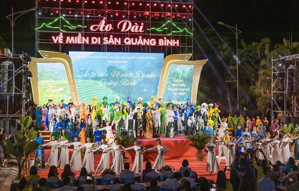 Áo dài - về miền di sản Quảng Bình