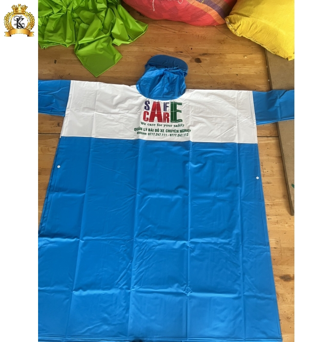 Áo mưa cánh dơi