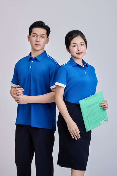 Áo polo xanh hoàng gia