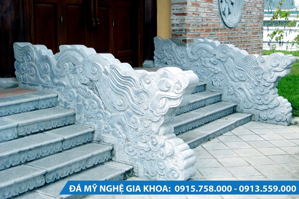 Bậc thềm đá