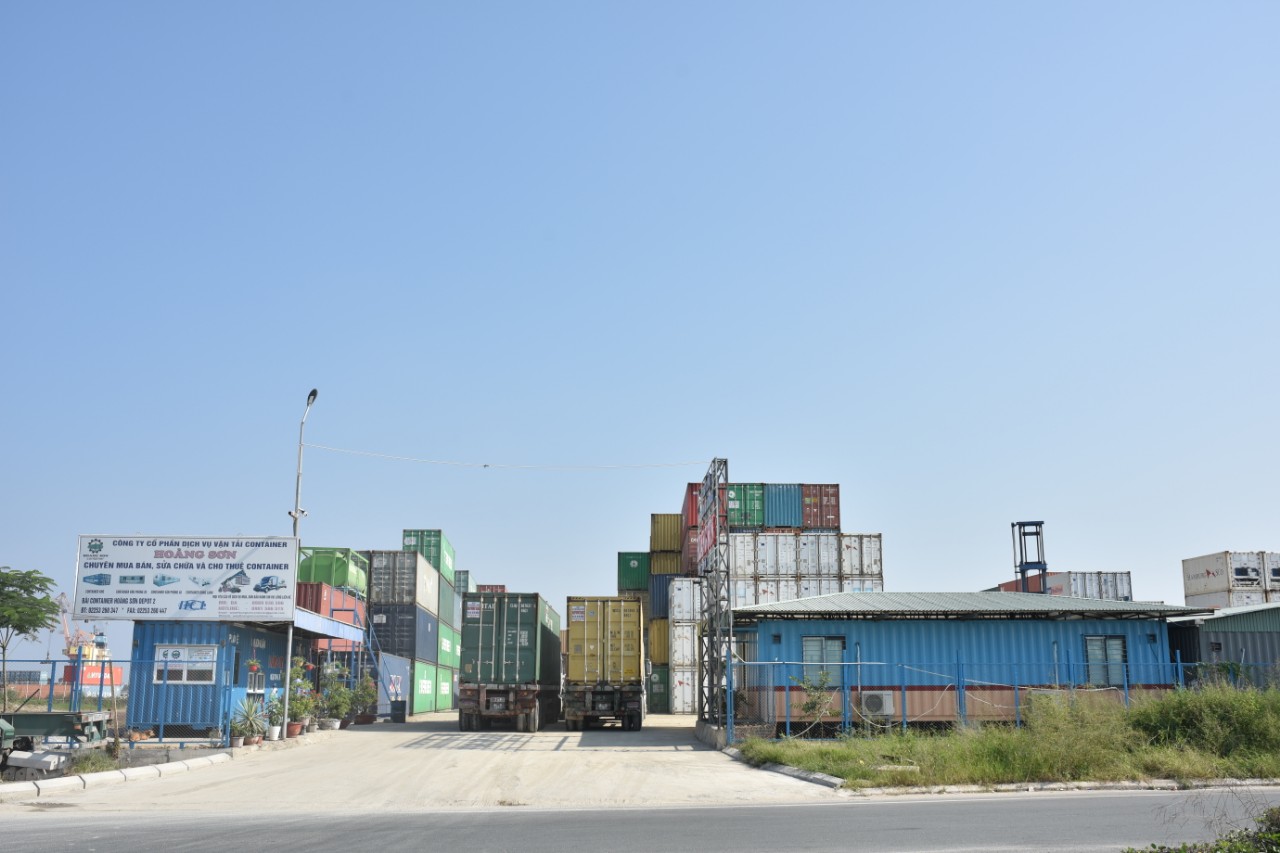 Bãi container