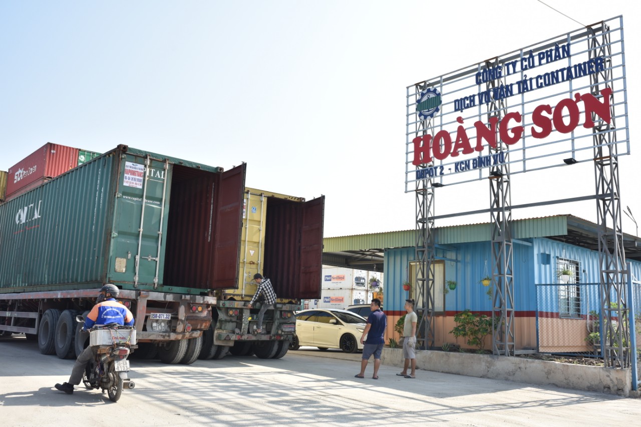 Bãi container