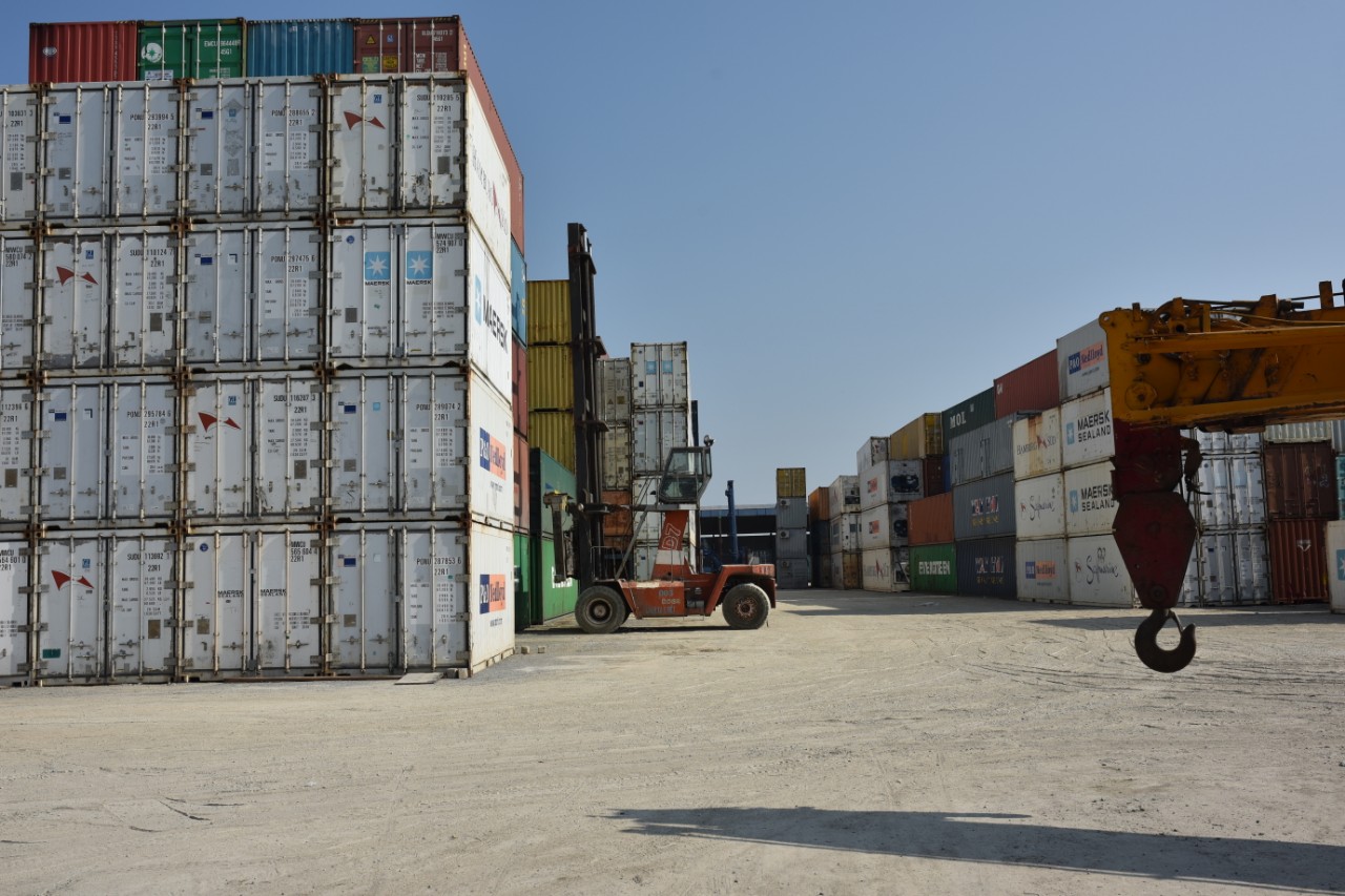 Bãi container