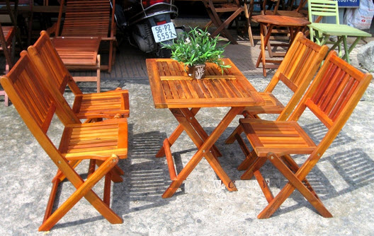Bàn ghế quán cà phê