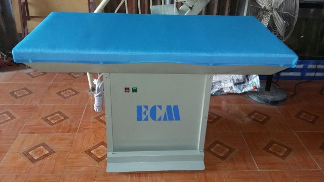 Bàn hút chân không