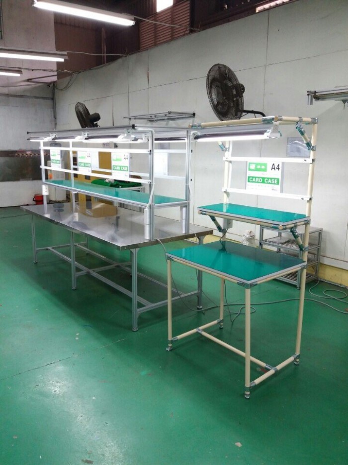 Bàn thao tác công nhân