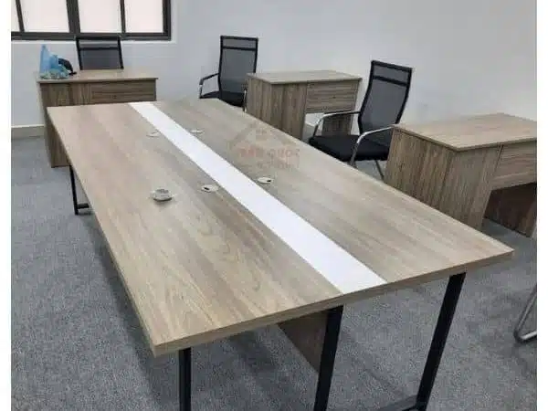 Bàn họp hình chữ nhật kẻ sọc