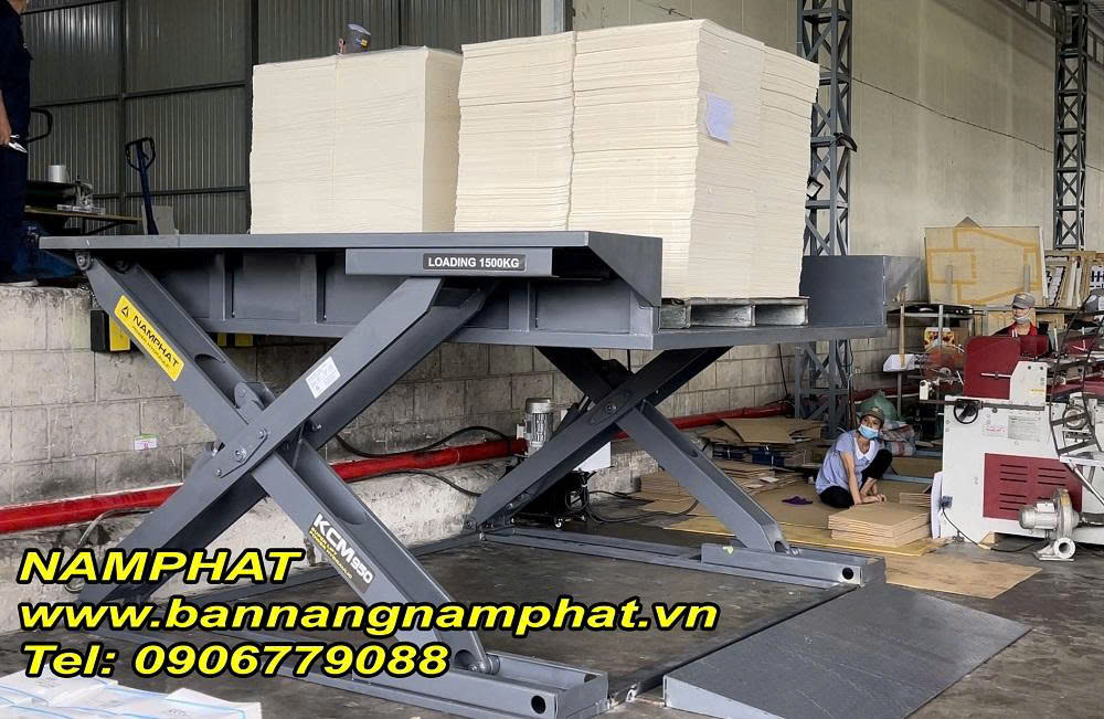 Bàn nâng thủy lực