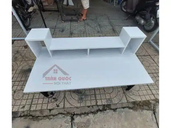 Bàn ngồi bệt làm việc kê loa