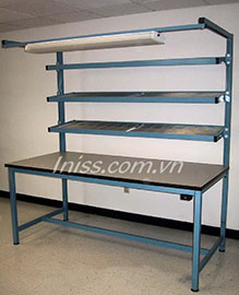 Bàn thao tác bằng thép