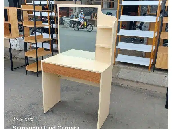 Bàn trang điểm gỗ công nghiệp