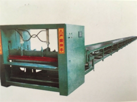 Băng chuyền xếp ván
