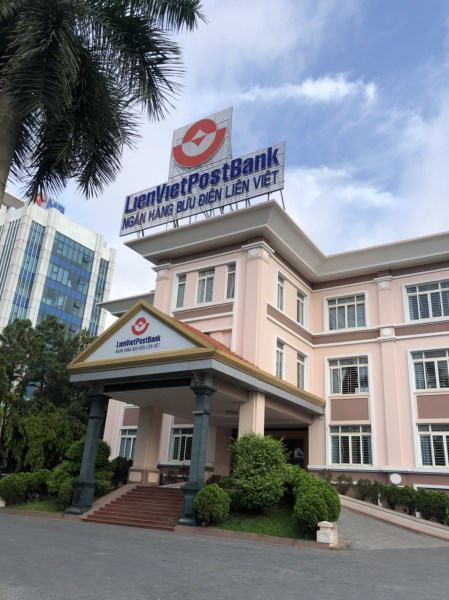 Bảng hiệu ngân hàng