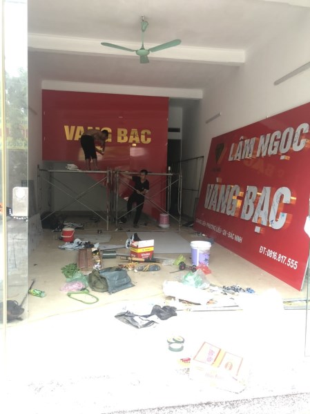 Bảng hiệu quảng cáo