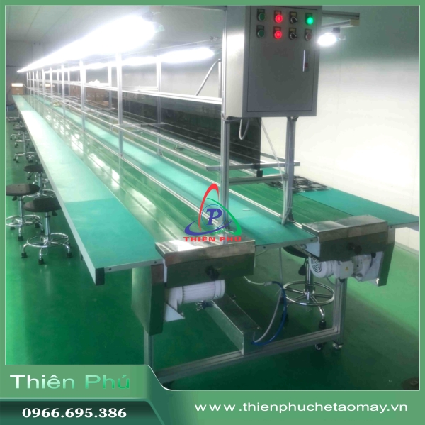 Băng tải dán đèn lắp ráp