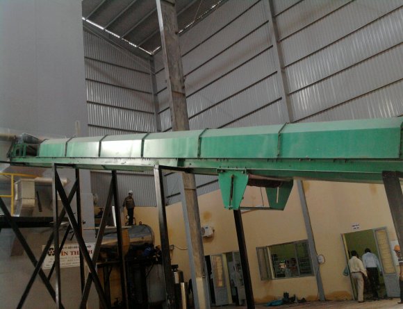 Băng tải liệu nghiêng