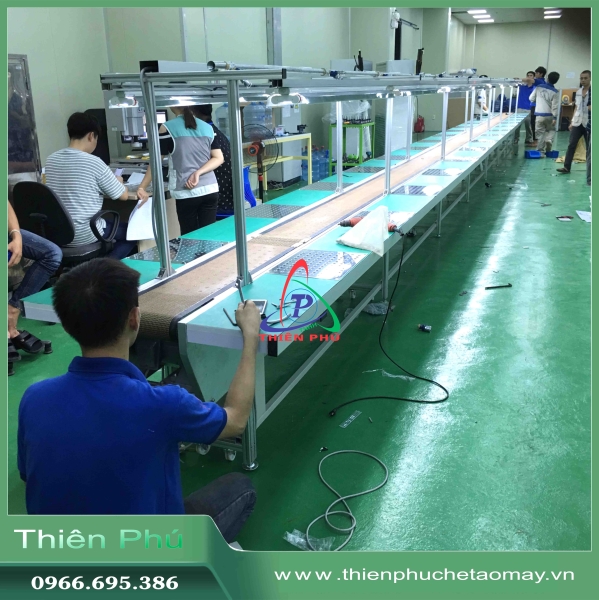 Băng tải lắp ráp điện tử