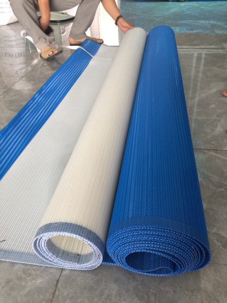 Băng tải nhựa dùng trong máy ép bùn