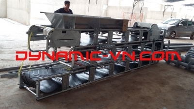 Băng tải phân gà