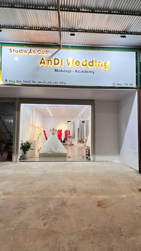 Bảng hiệu quảng cáo Studio áo cưới