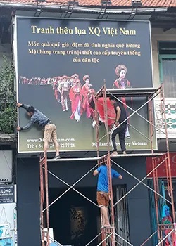Bảng hiệu Tole dén Decal