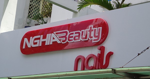 Bảng hiệu chữ mica