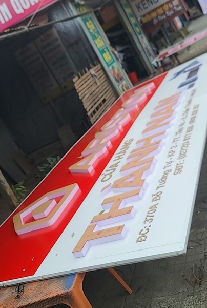 Bảng hiệu quảng cáo