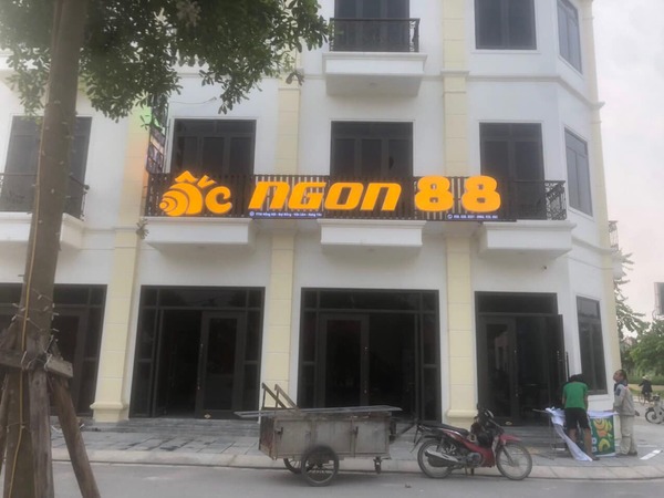 Bảng hiệu quảng cáo