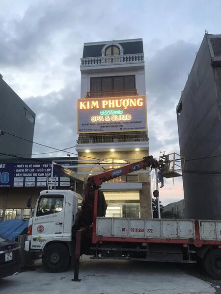 Bảng hiệu quảng cáo