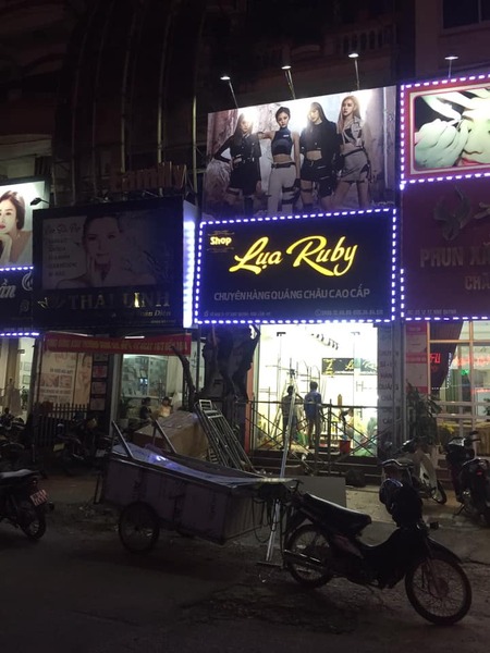 Bảng hiệu quảng cáo