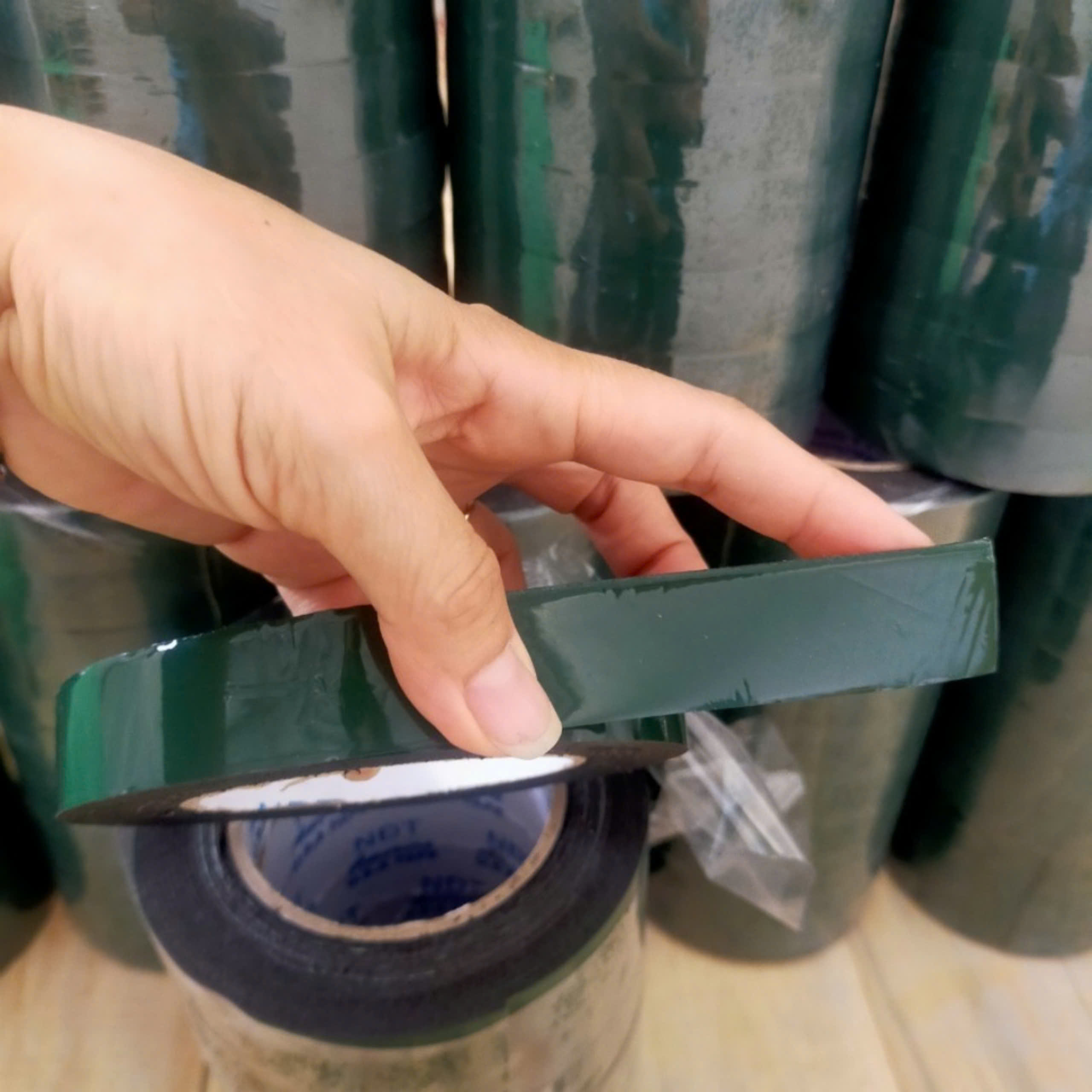 Băng keo xốp 2 mặt xanh đen