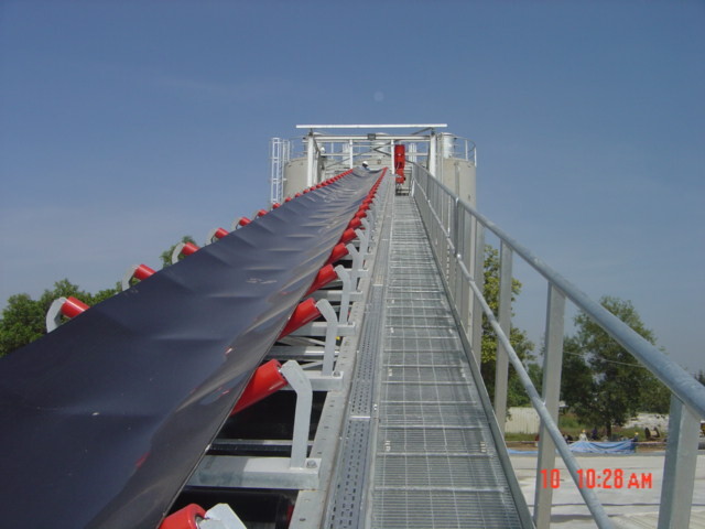Băng tải dẫn liệu