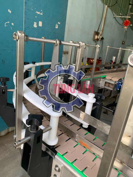 Băng tải xích nhựa