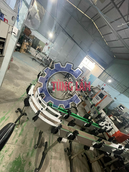 Băng tải xích nhựa