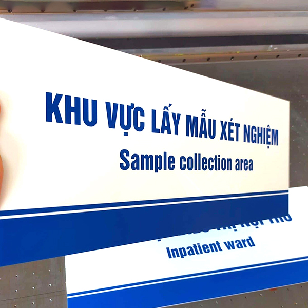 Bảng tên công ty mica