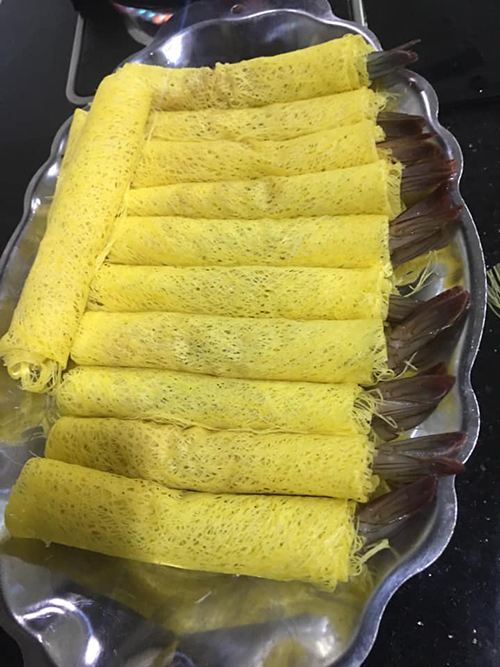 Bánh tráng rế cuốn chả giò