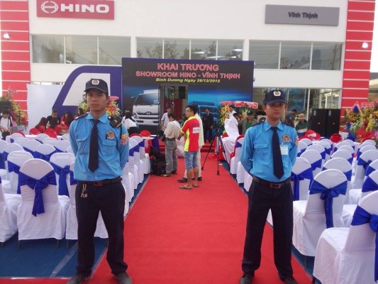 Bảo vệ lễ khai trương