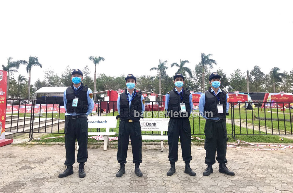 Bảo vệ khu vui chơi