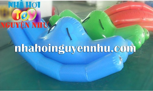 Bập bênh đơn dưới nước