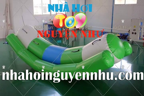 Bập bênh đơn dưới nước