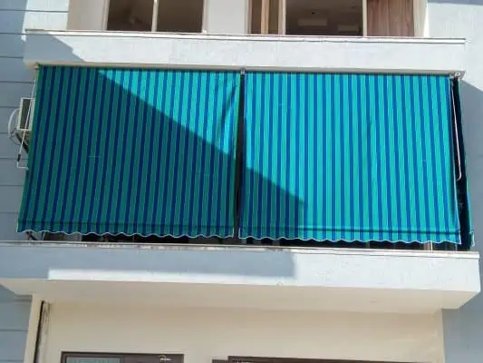 Bạt che nắng mưa dọc 2 sọc xanh