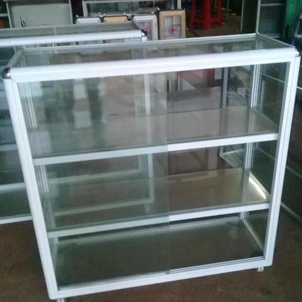 Tủ bày sản phẩm