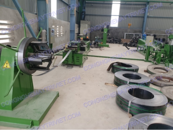 Hệ máy cắt và cuốn thô ôm bích cọc